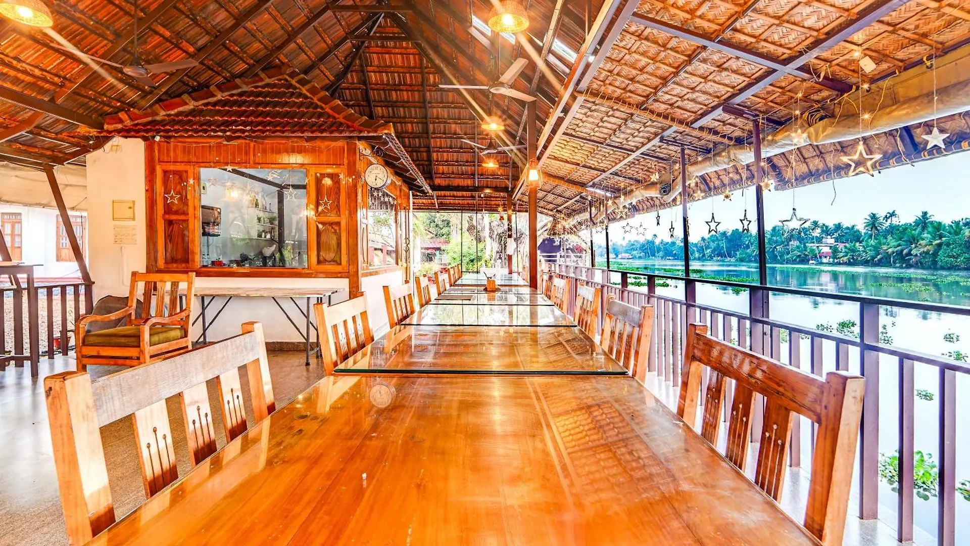Alaya Stays Palm Dale Heritage Backwater Retreat With Garden & Restaurant Alappuzha Ινδία