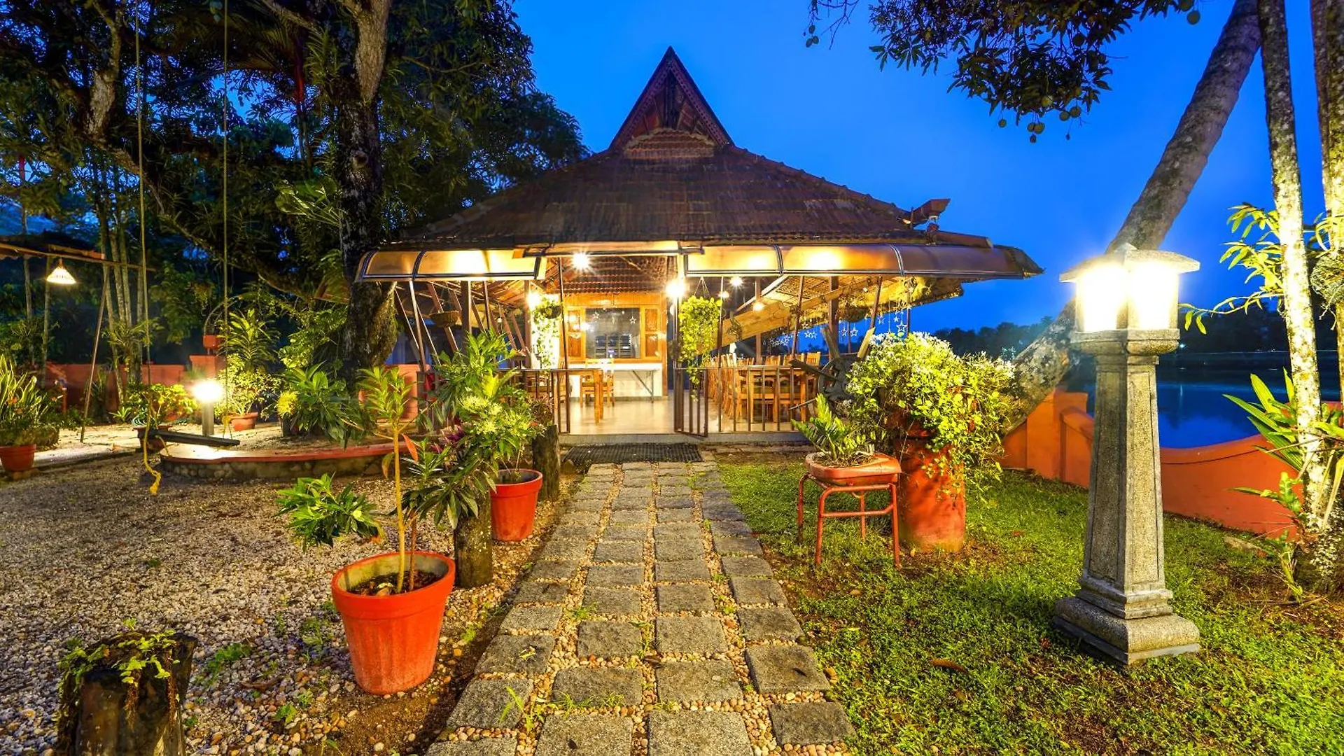 Alaya Stays Palm Dale Heritage Backwater Retreat With Garden & Restaurant Alappuzha
